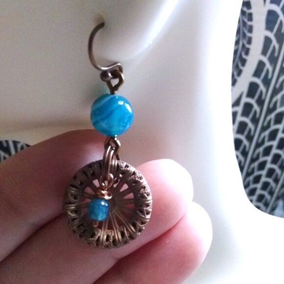 Hand Crafted! Rustic Copper Elements & Intense Blue Agate Beads! Dangle Earrings - Picture 4 of 9